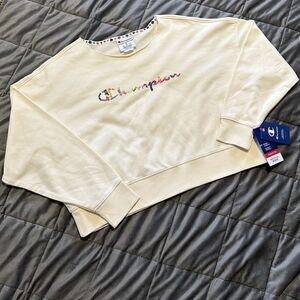 NWT Champion crop sweat shirt, sz Medium
